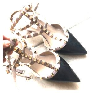 Authentic Valentino Rockstud/patent leather